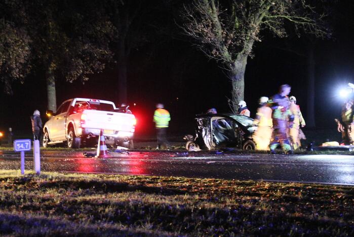 Meerdere voertuigen betrokken bij ongeval met beknelling