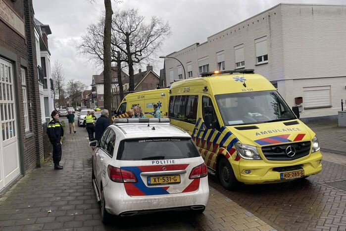 Vrouw zwaargewond na val uit raam