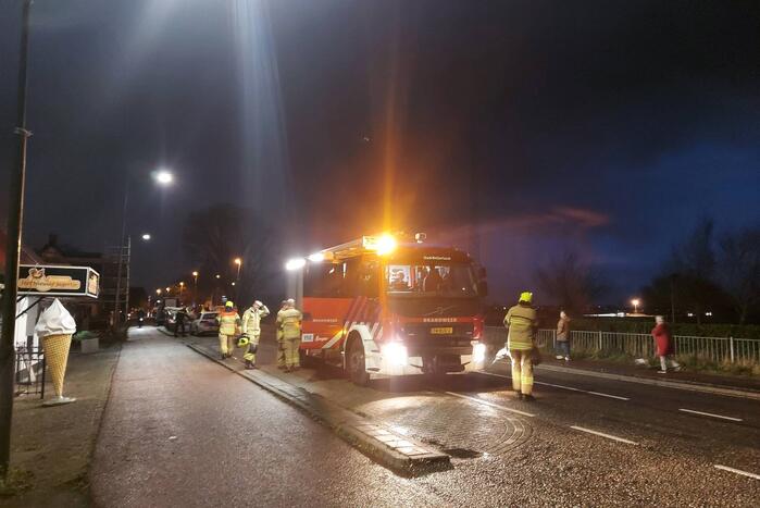 Brandweer controleert dak op brand