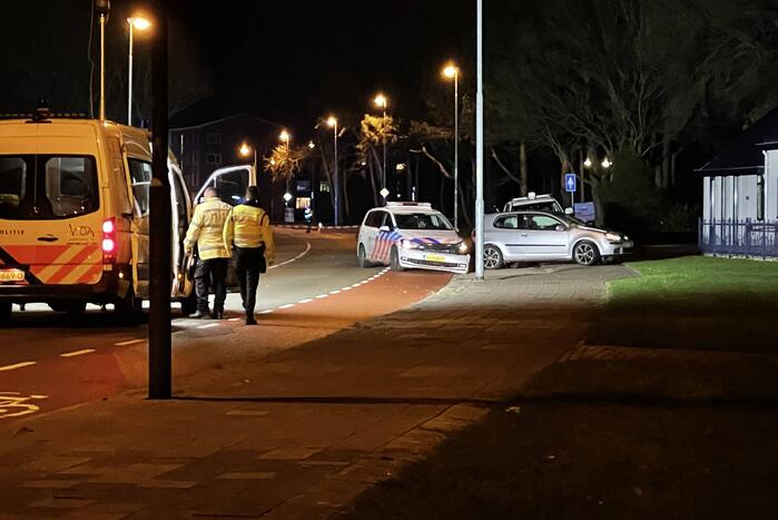 Auto klemgereden na achtervolging