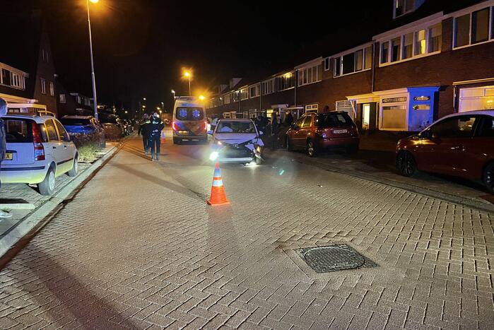 Auto belandt in tuin na aanrijding