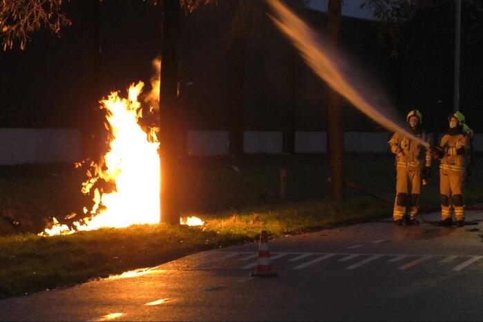 Metershoge vlammen bij brand in gasleiding