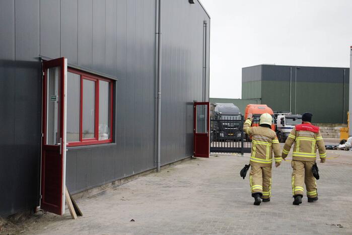 Brandweer ventileert pand na smeulbrand