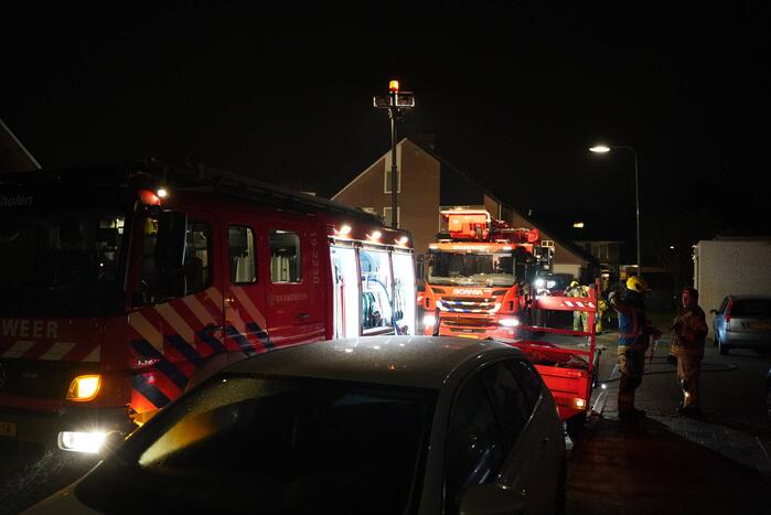 Brand in schoorsteen van woning