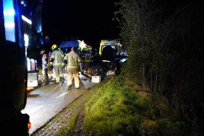 Flinke schade door botsing tussen bestelbus en personenauto