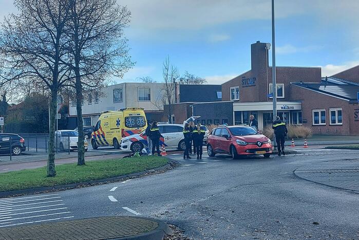 Fietser gewond bij botsing met auto