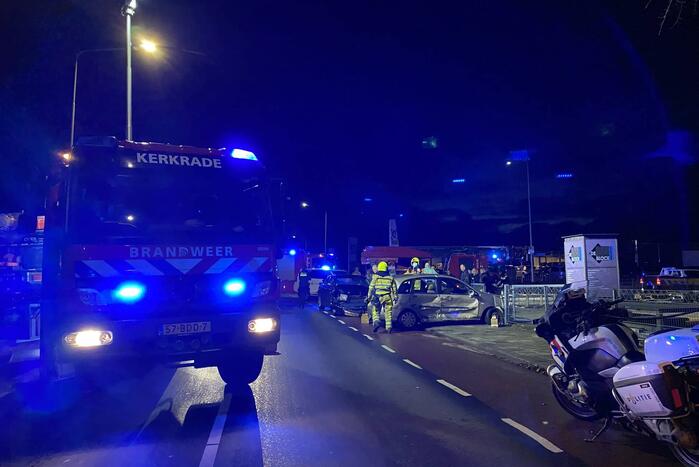 Gewonde bij aanrijding tussen twee auto's