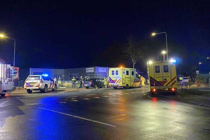 Gewonde bij aanrijding tussen twee auto's