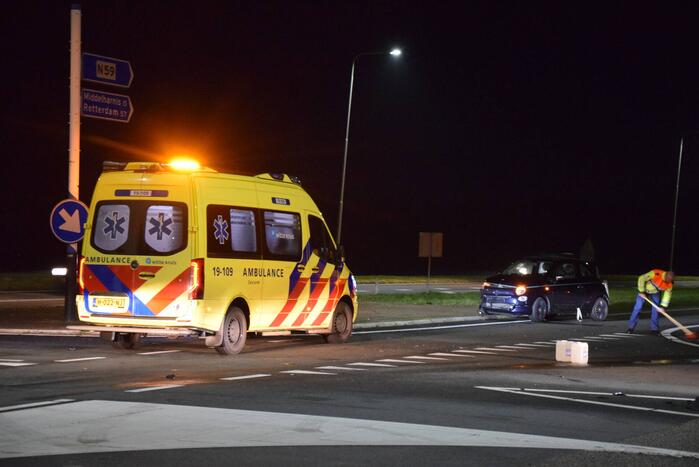 Twee gewonden bij frontale aanrijding