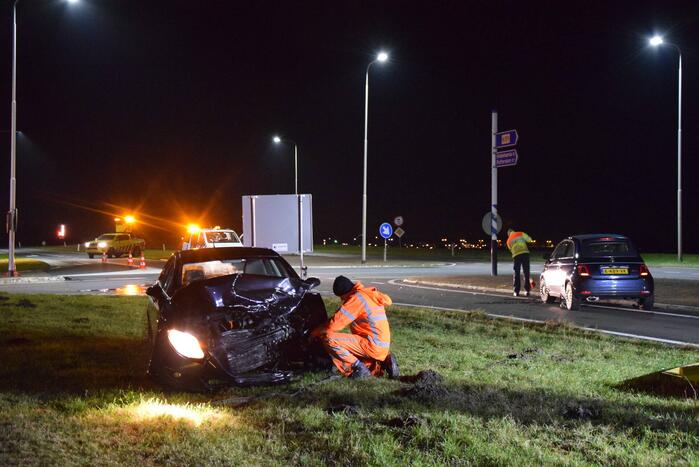 Twee gewonden bij frontale aanrijding