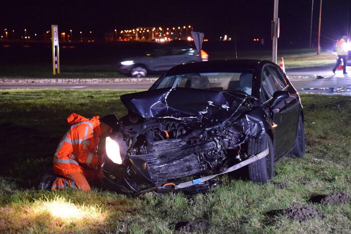 Twee gewonden bij frontale aanrijding