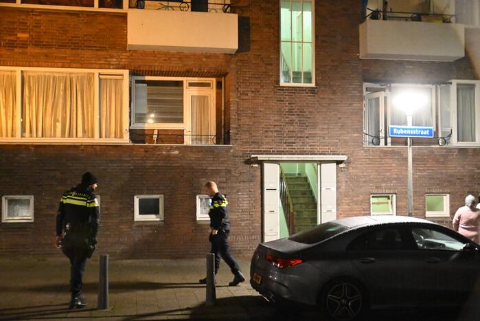 Bewoners roken gaslucht in portiek