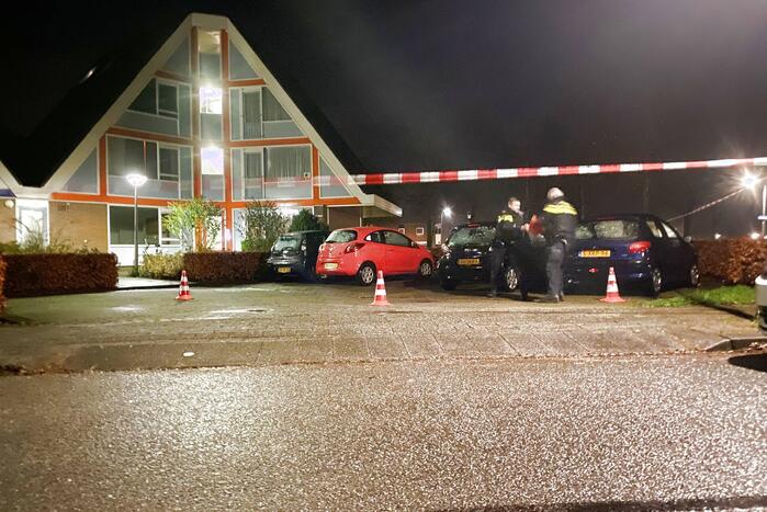 Politie doet onderzoek naar kogelgaten in woning