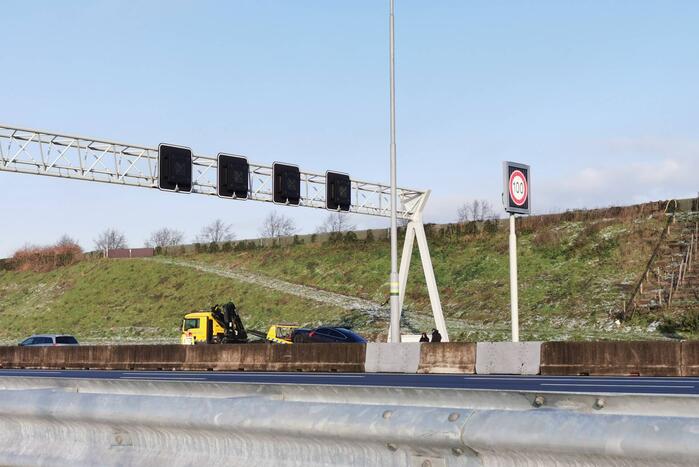 Twee voertuigen betrokken bij botsing op snelweg