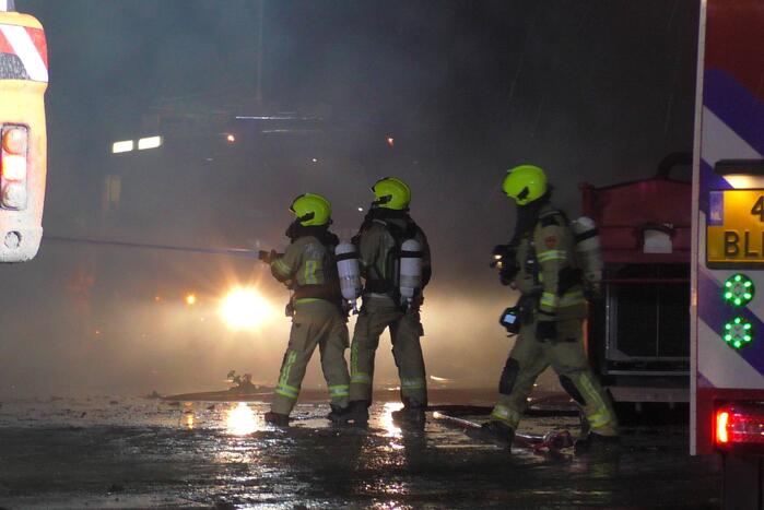 Uitslaande brand in landbouwschuur