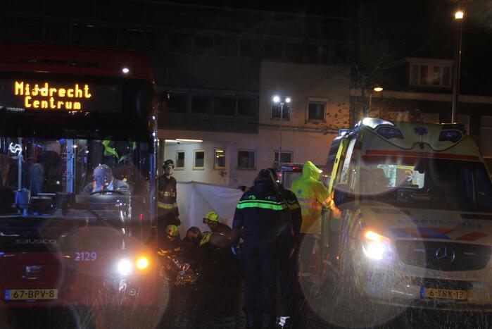Persoon gewond bij aanrijding met bus