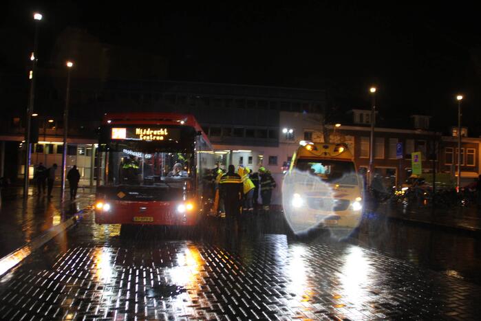 Persoon gewond bij aanrijding met bus