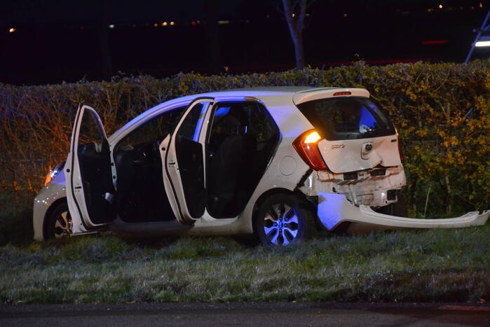 Veel schade door ongeval tussen twee voertuigen