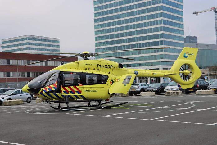 Traumahelikopter lifeliner 5 landt bij Flevoziekenhuis