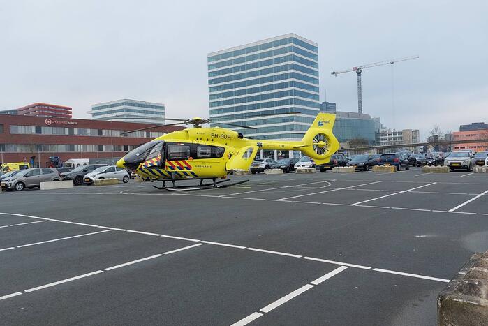 Traumahelikopter lifeliner 5 landt bij Flevoziekenhuis