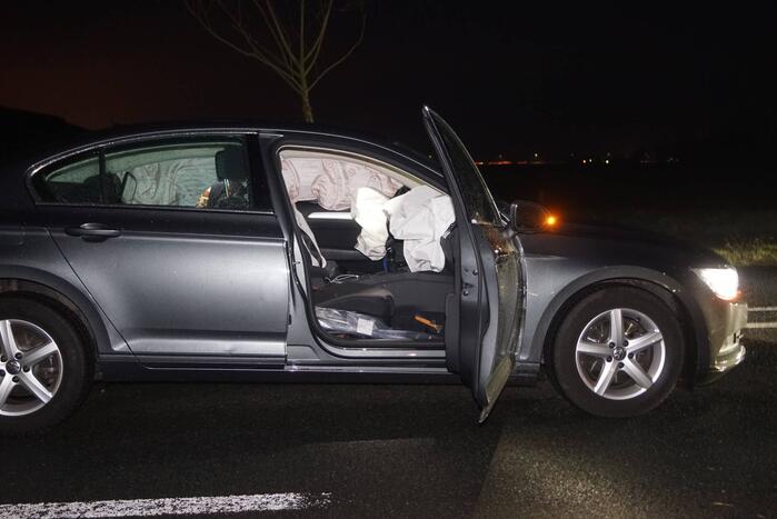 Personenauto in botsing met bestelbus