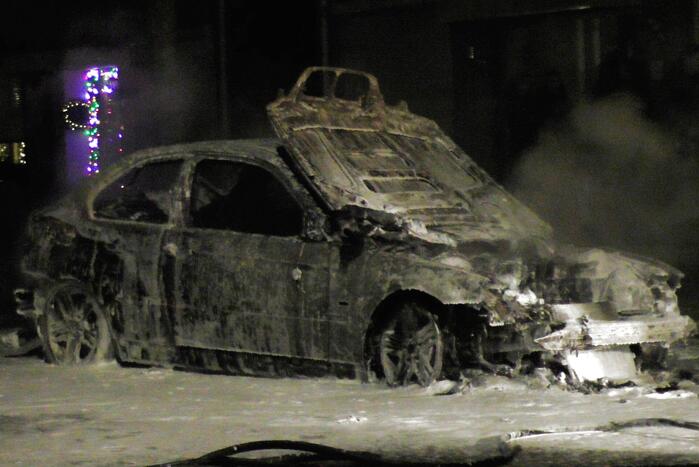 Auto volledig uitgebrand