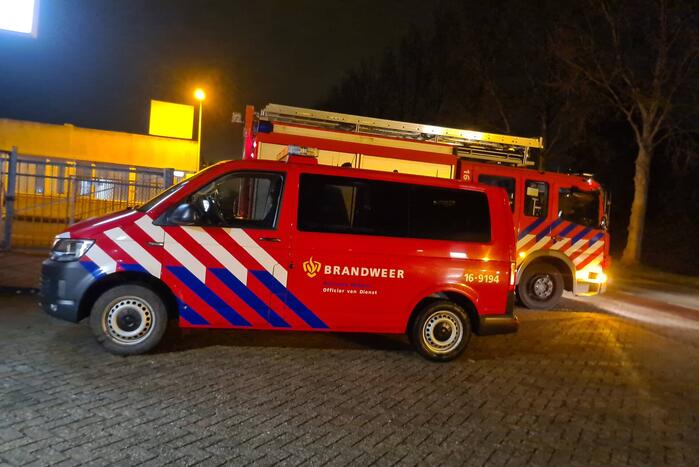 Brand in oven slaat door in schoorsteen