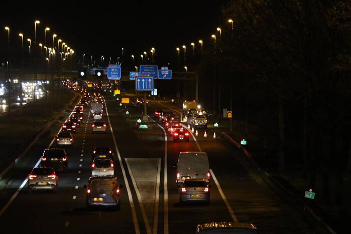 Lange file door ongeval op snelweg