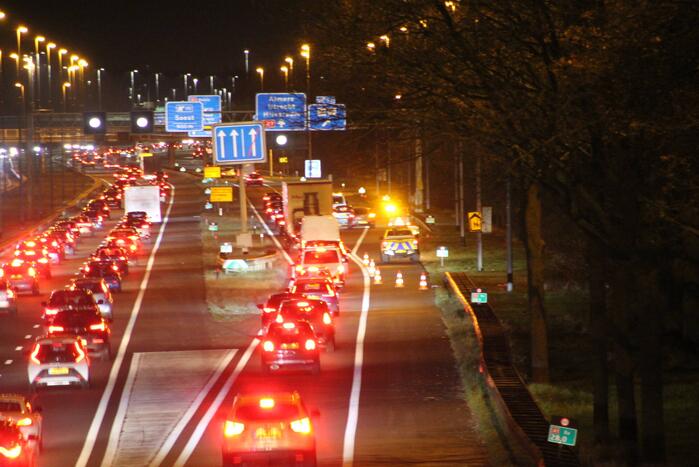 Lange file door ongeval op snelweg