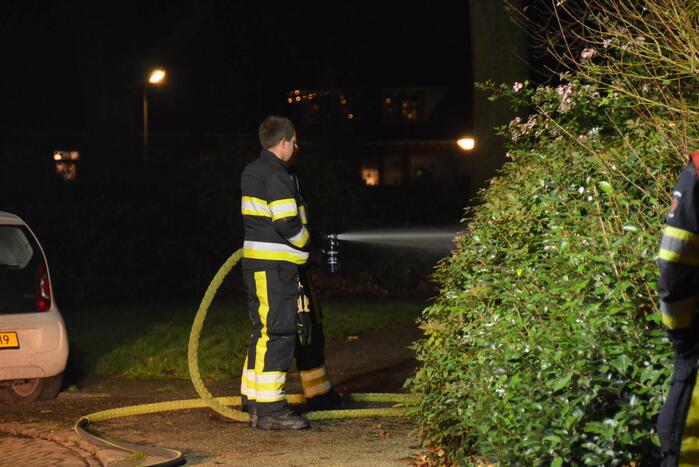 Hut verwoest door brand