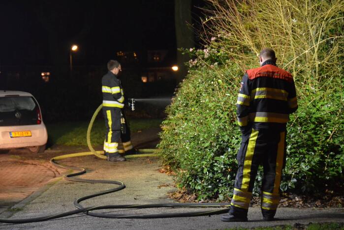 Hut verwoest door brand