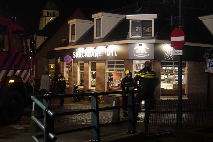 Brand in frituur van snackbar