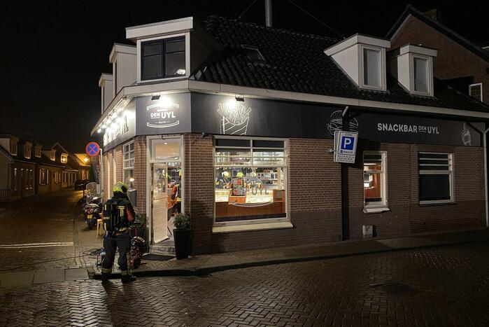 Brand in frituur van snackbar