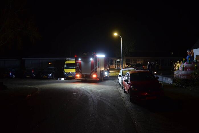 Politievoertuig rijdt zich vast na brand in speeltoestel