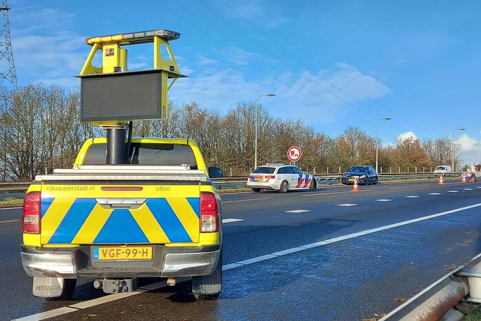 Ongeval tussen twee auto's op snelweg