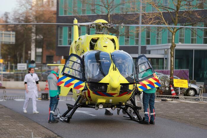 Lifeliner 5 landt voor Alrijne Ziekenhuis