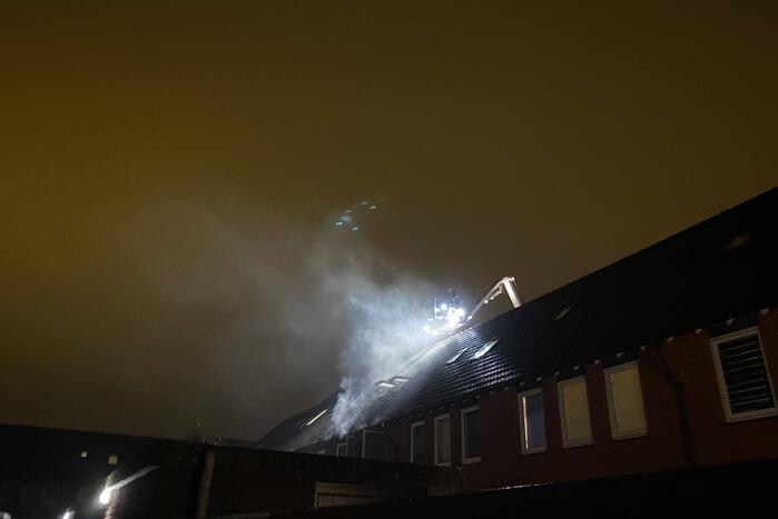 Veel rook na brand op eerste verdieping van woning