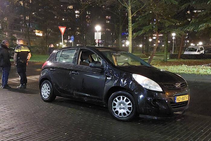 Maaltijdbezorger aangereden door personenauto