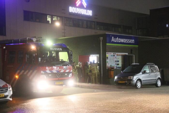 Tankstation gesloten na gesprongen waterleiding