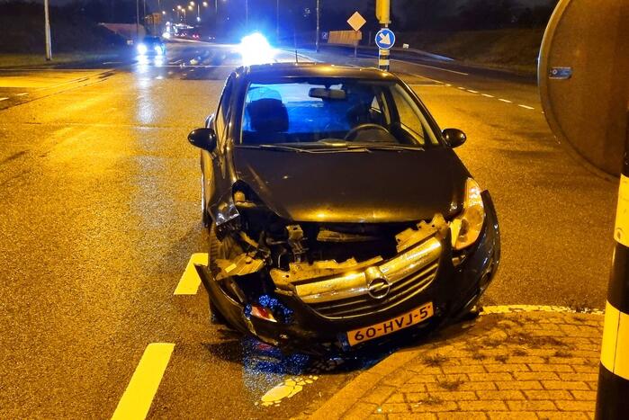 Forse schade na botsing met dierenambulance en personenauto
