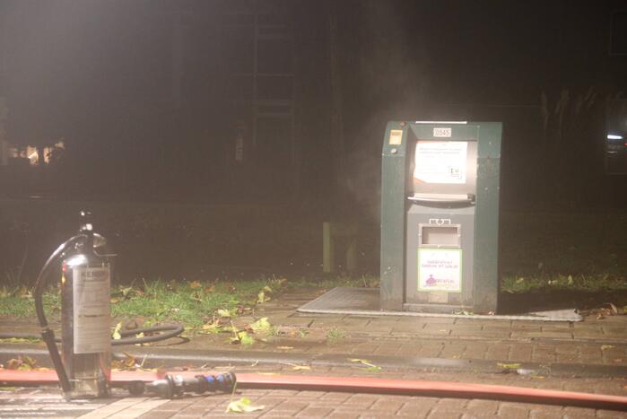 Veel rook door brand in container