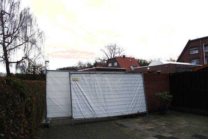 Politie doet onderzoek in woning en garage