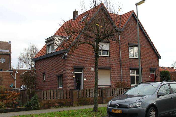 Politie doet onderzoek in woning en garage