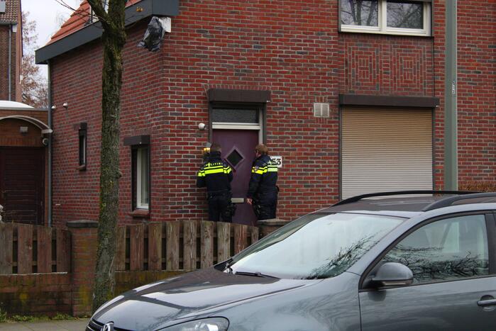 Politie doet onderzoek in woning en garage