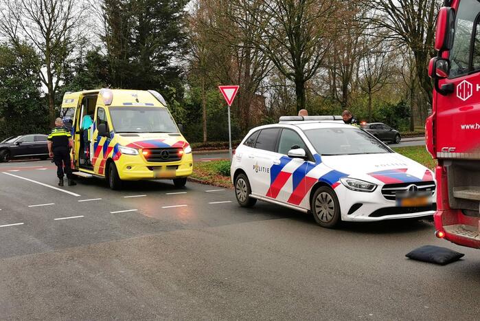 Fietser gewond bij aanrijding met vrachtwagen