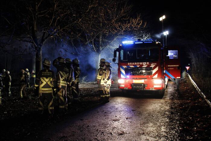 Grote brandweerinzet door brand in schuur