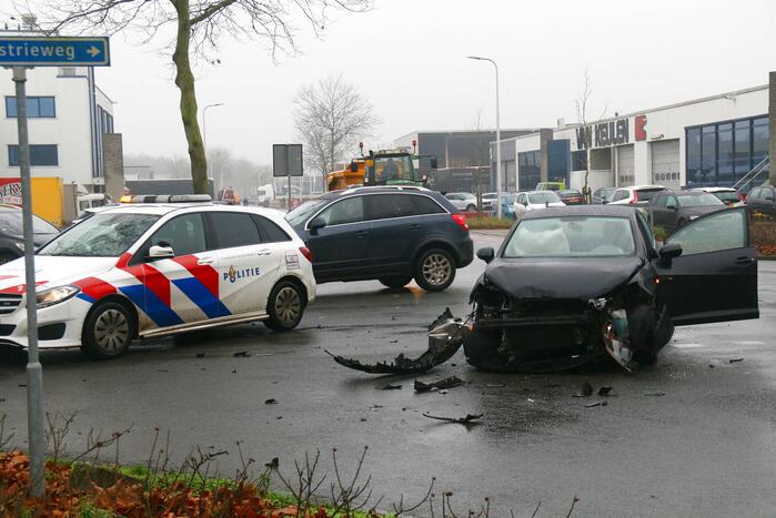 Veel schade bij ongeval op kruising