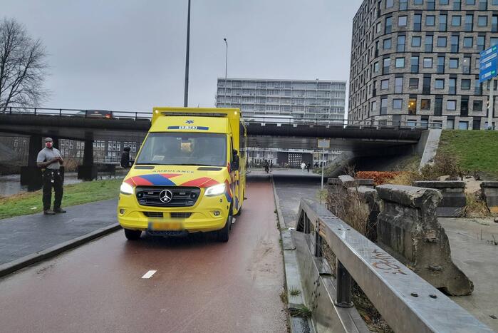 Fietser gaat onderuit en raakt gewond