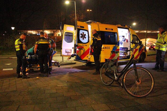 Man onder invloed kom ten val en raakt gewond