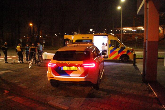 Man onder invloed kom ten val en raakt gewond